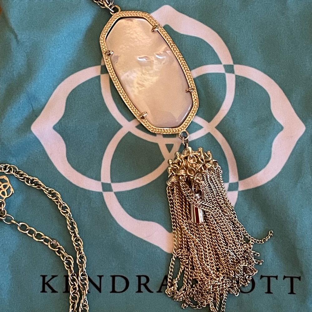 Kendra Scott “Rayne” Necklace in Ivory Pearl